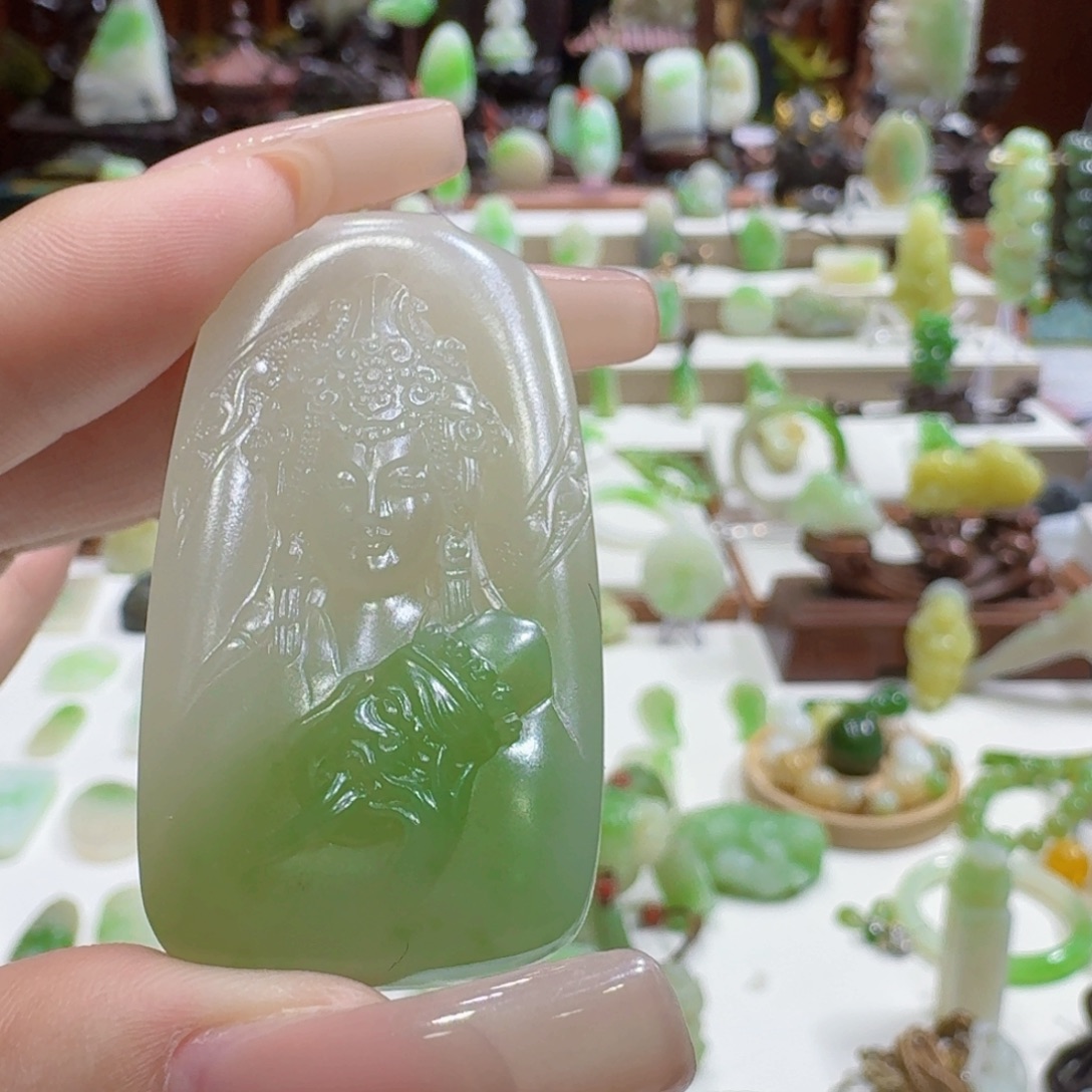 和田玉（翠青玉）未镶嵌挂件翠青扎基拉姆