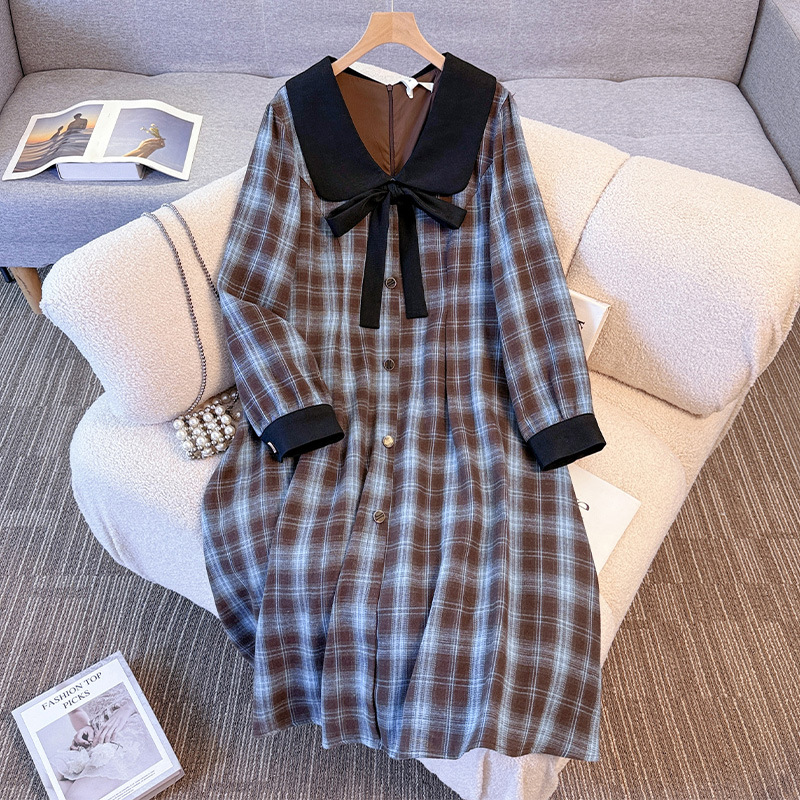 【10140】130-350斤大码女装胖mm秋冬款法式娃娃领格纹设计感连衣裙