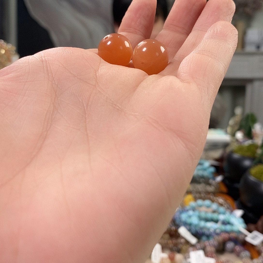 杨***依手链水晶未镶嵌我