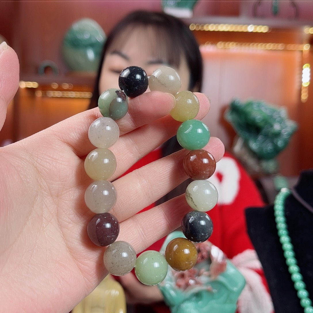 密玉（石英质玉）颈饰未镶嵌