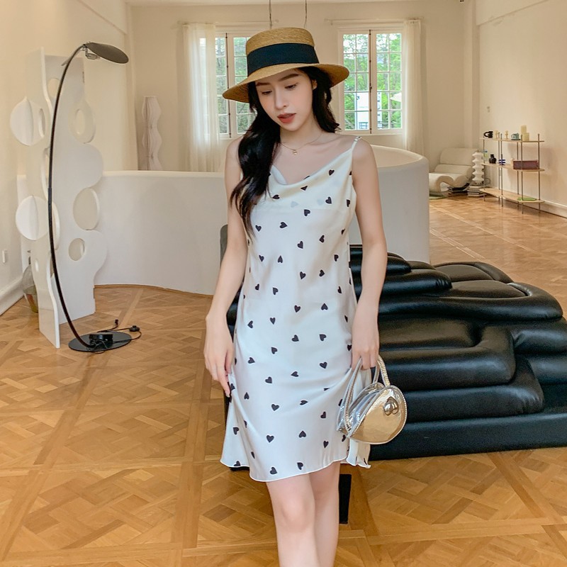 《皮尔特沃夫》新款法式轻奢气质女生吊带连衣裙