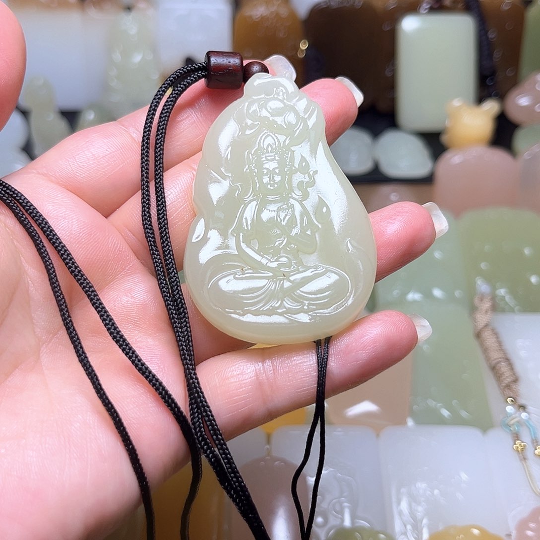 和田玉未镶嵌颈饰