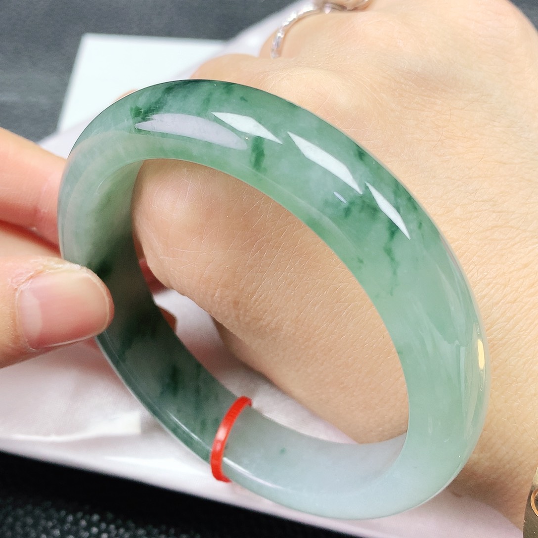翡翠手镯未镶嵌58圈