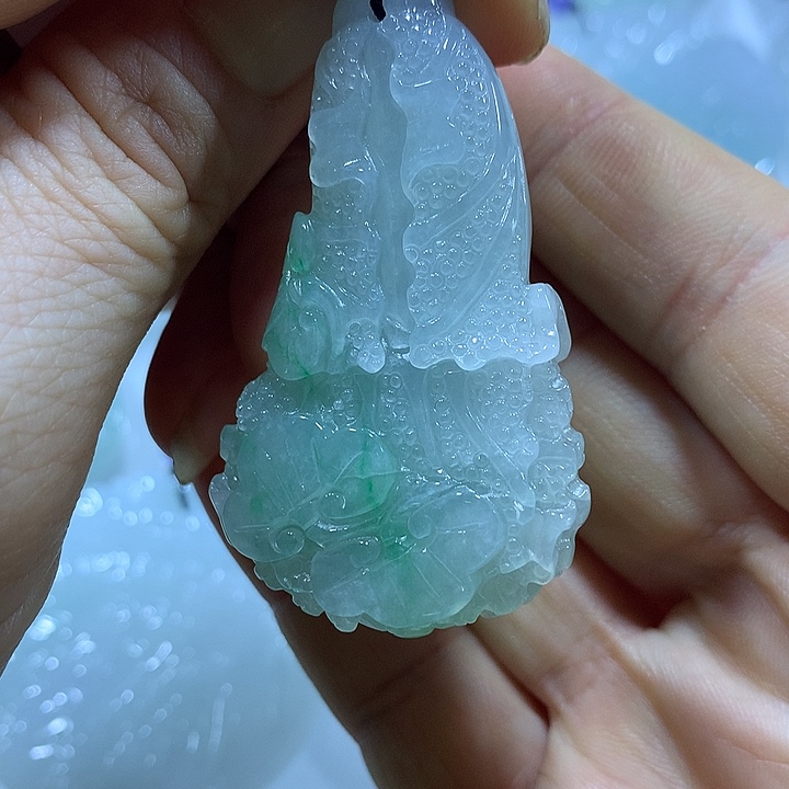 翡翠未镶嵌颈饰天然翡翠A货吊坠