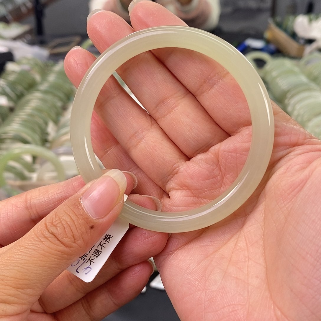 和田玉和田玉手镯57未镶嵌