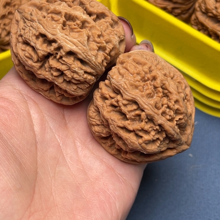 文玩核桃把件粗筋46