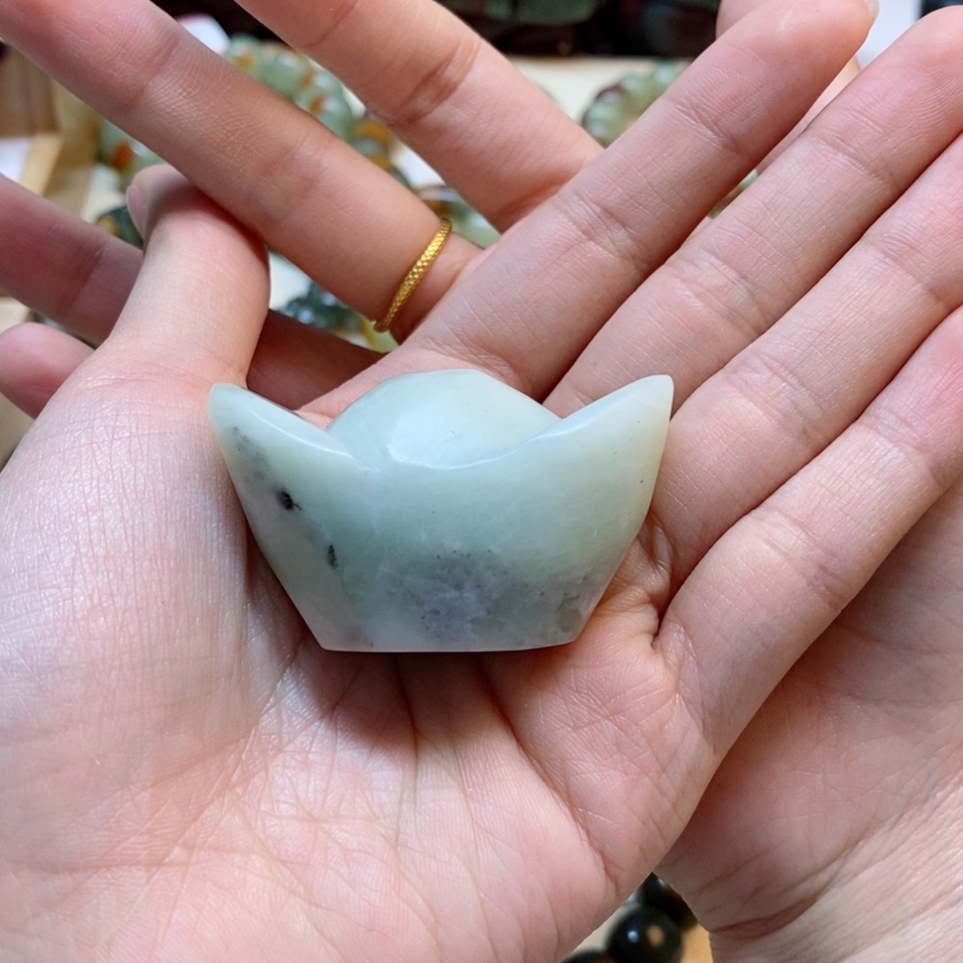 蛇纹石玉摆件未镶嵌