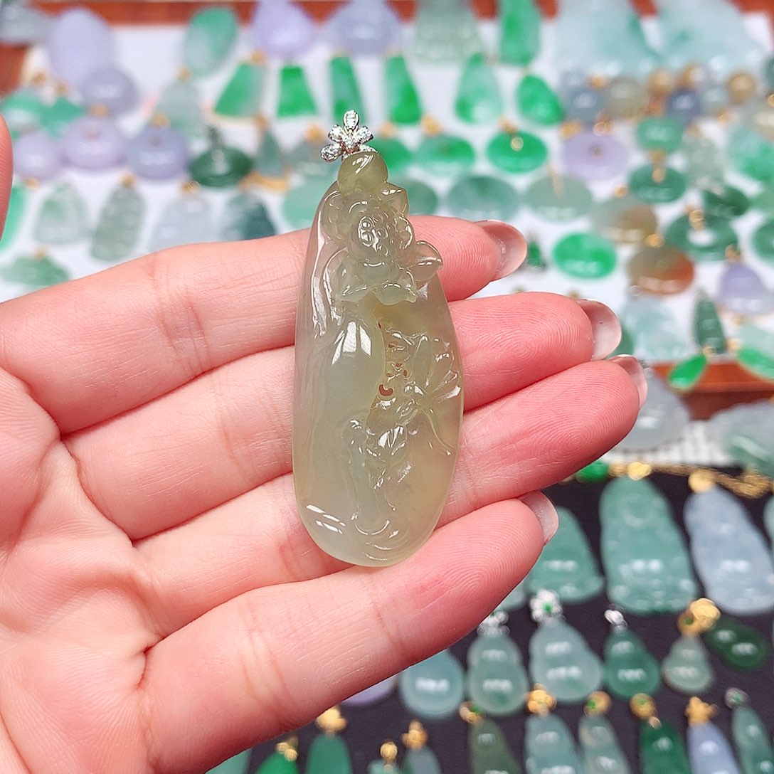 翡翠颈饰18K金镶嵌天然翡翠A货