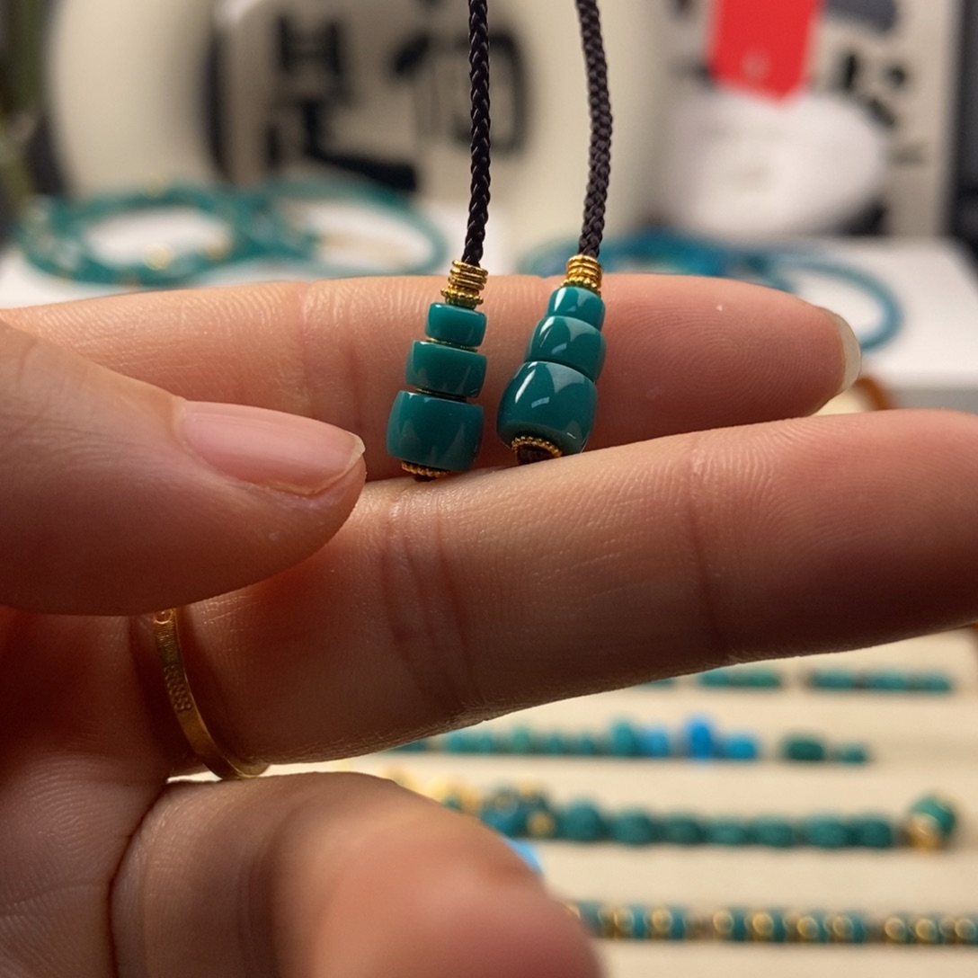 绿松石配饰未镶嵌执*！