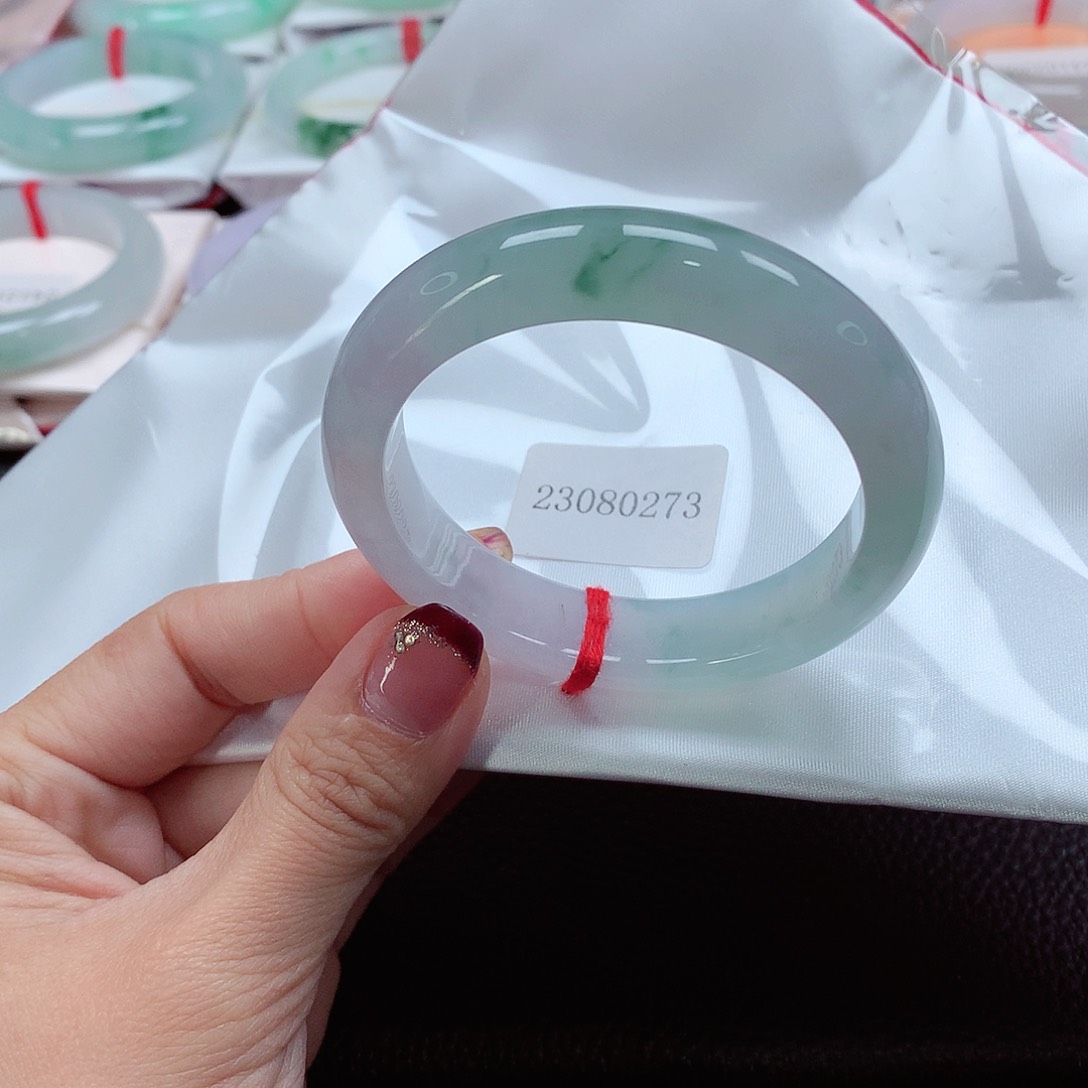 翡翠手镯未镶嵌天然A货翡翠