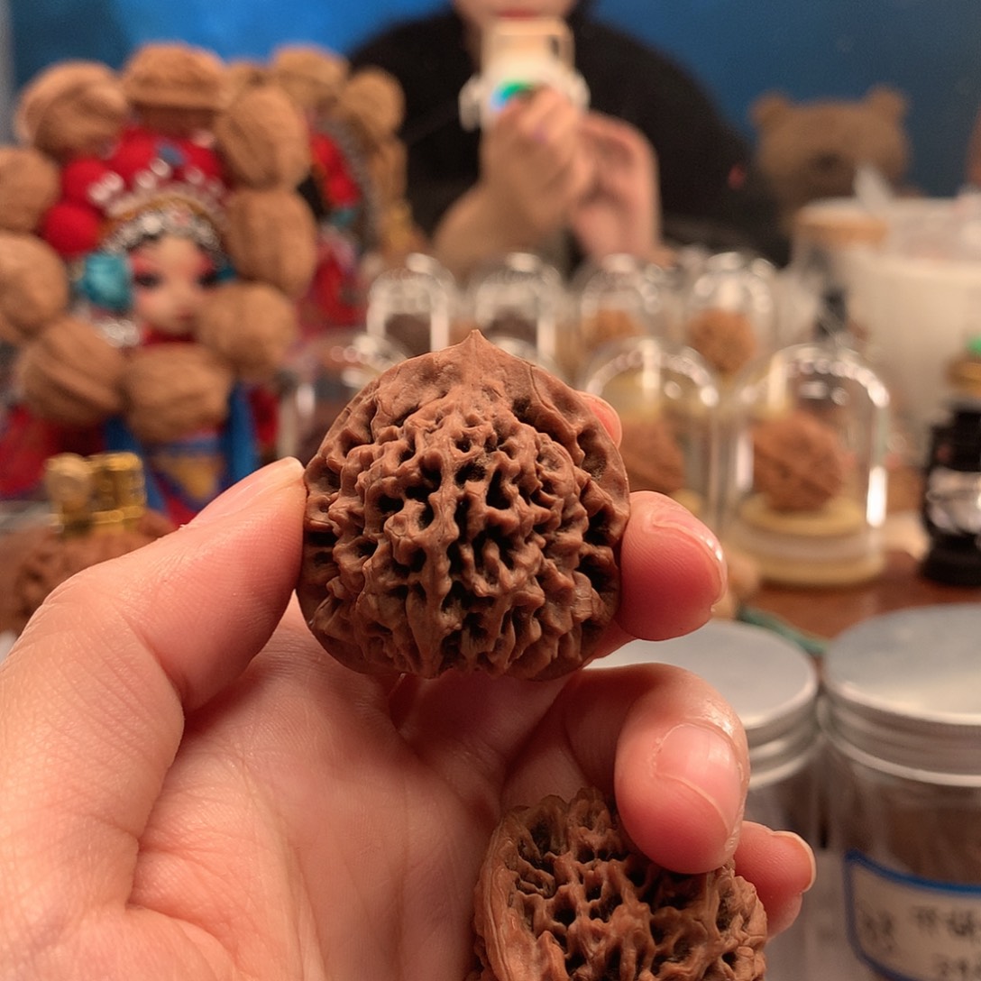 阿****文玩核桃吊坠秦闷红皮