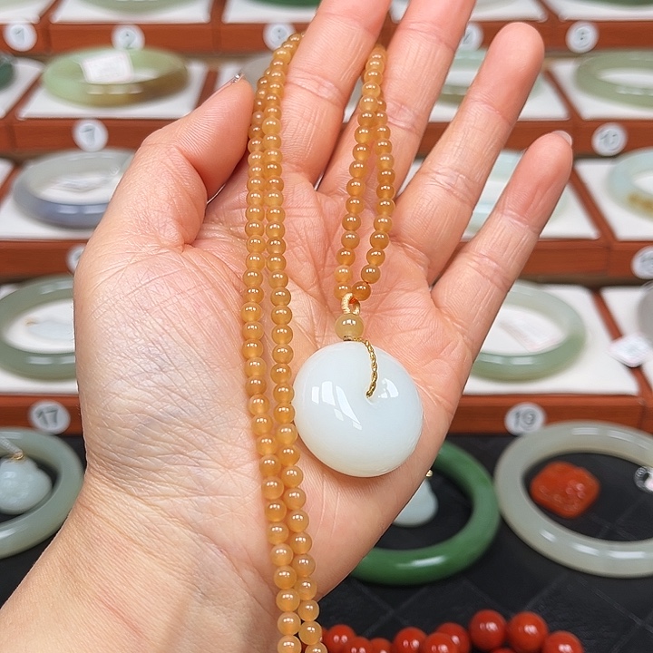 和田玉吊坠(赠链)未镶嵌
