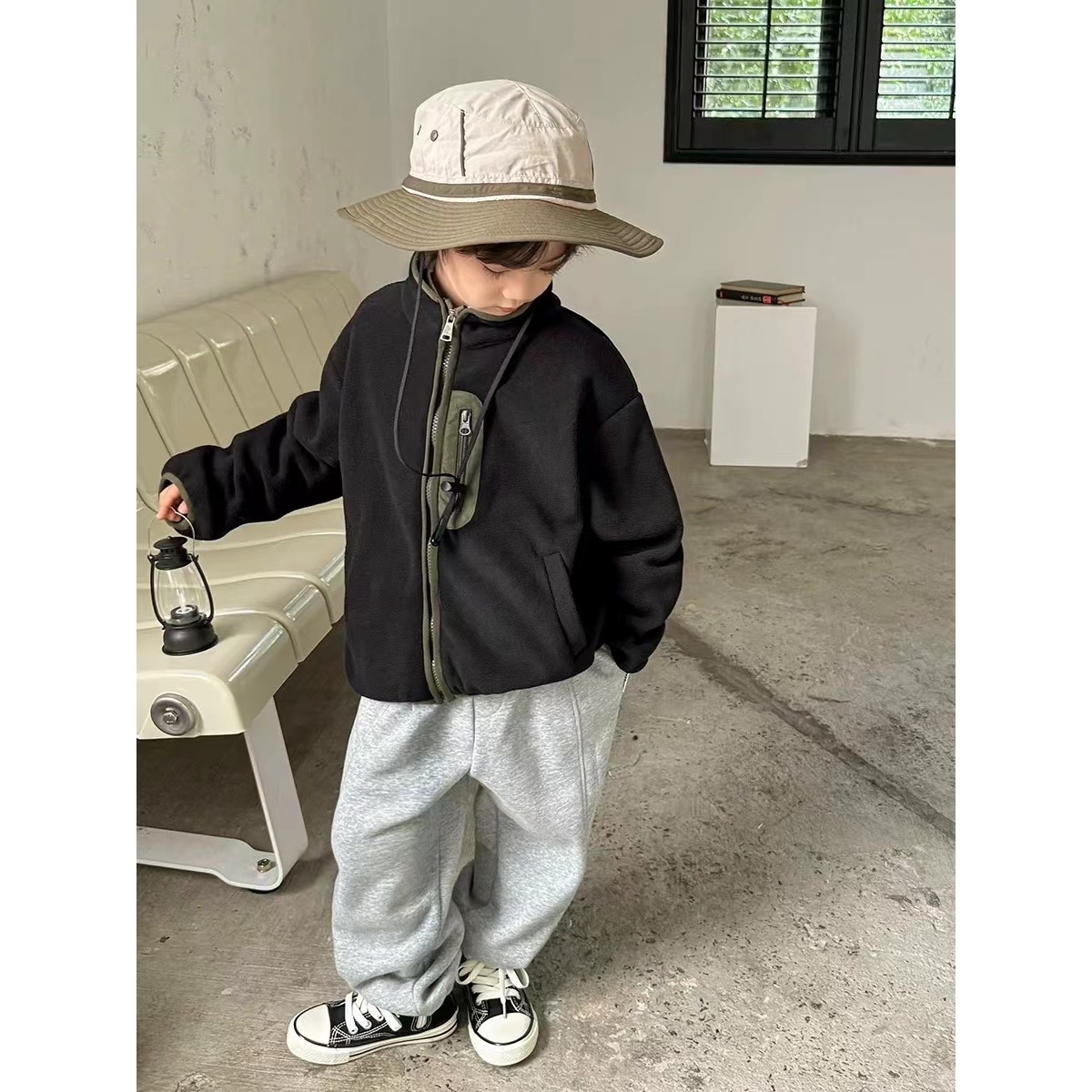 儿童2025秋冬新款户外休闲保暖外衣B4012