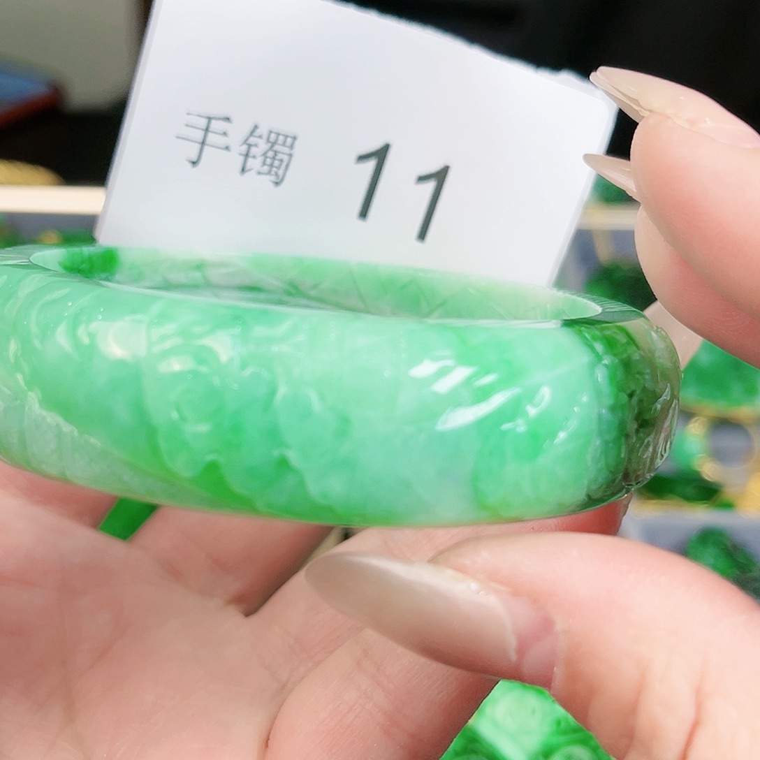 翡翠颈饰未镶嵌手镯60-62