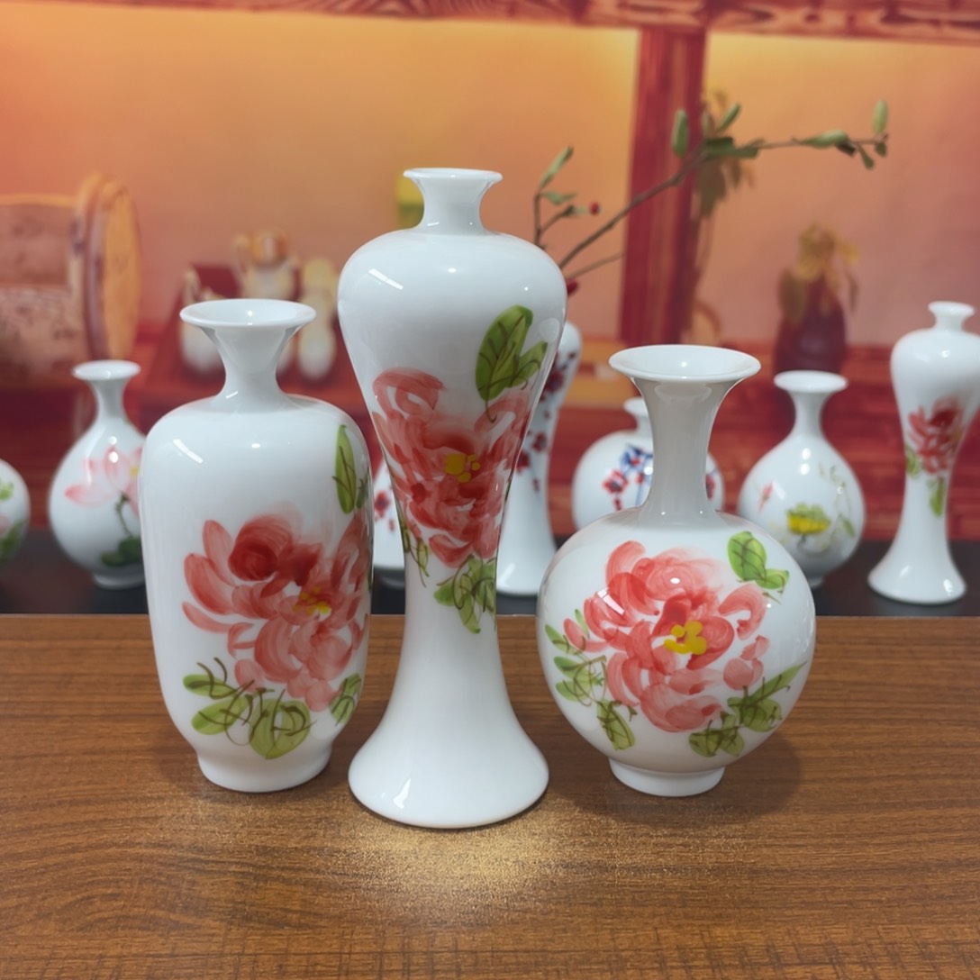 陶瓷景德镇小花瓶等着你
