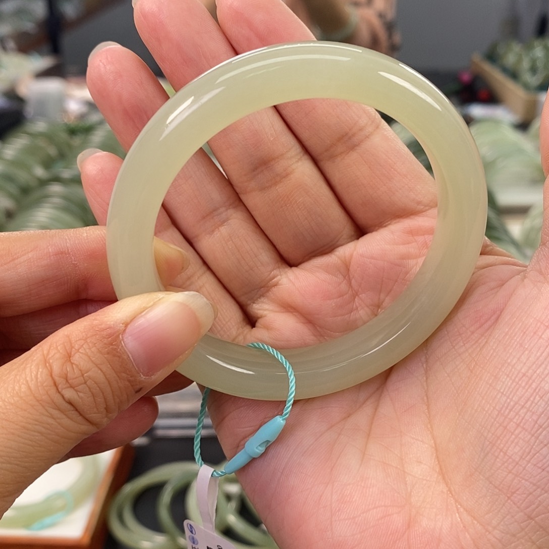 和田玉和田玉手镯55.56未镶嵌