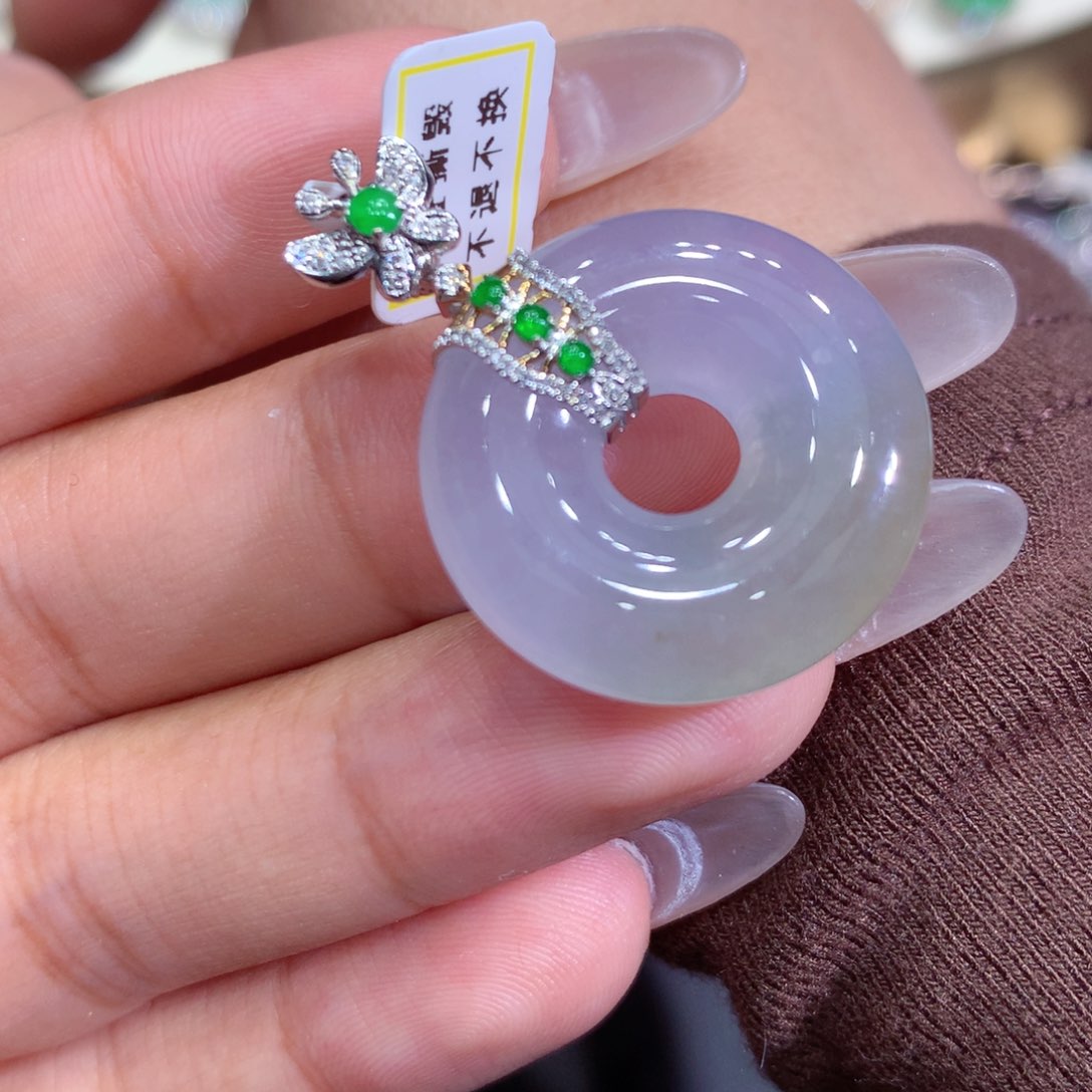 翡翠吊坠(赠链)18K金镶嵌