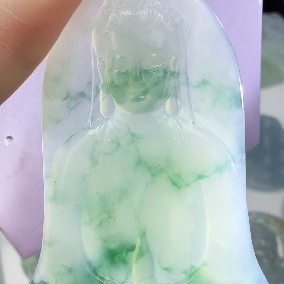 翡翠颈饰未镶嵌素衣