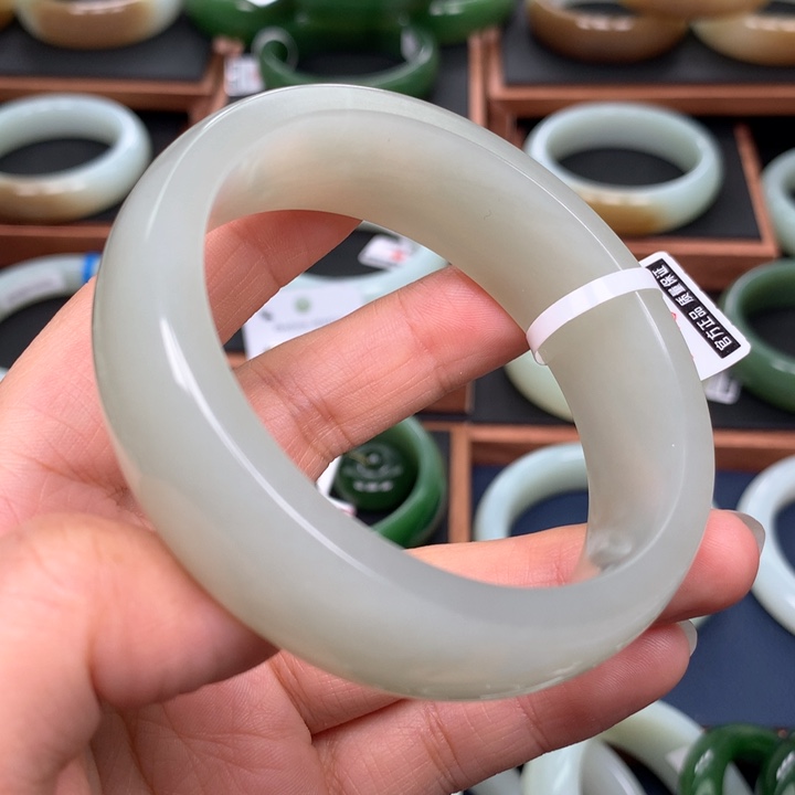 和田玉手镯未镶嵌58