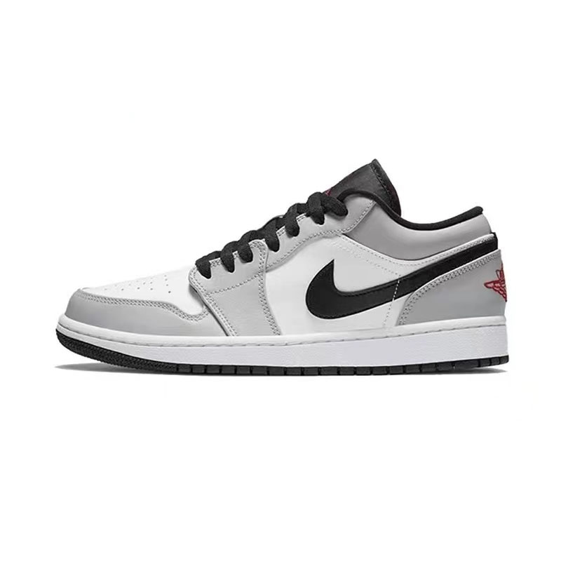 未拆封 NIKE/耐克 AJ1低帮倒钩纯黑时尚联名百搭板鞋情侣休闲鞋