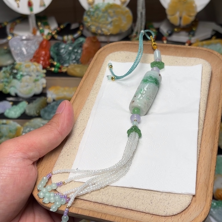 翡翠颈饰未镶嵌吊坠