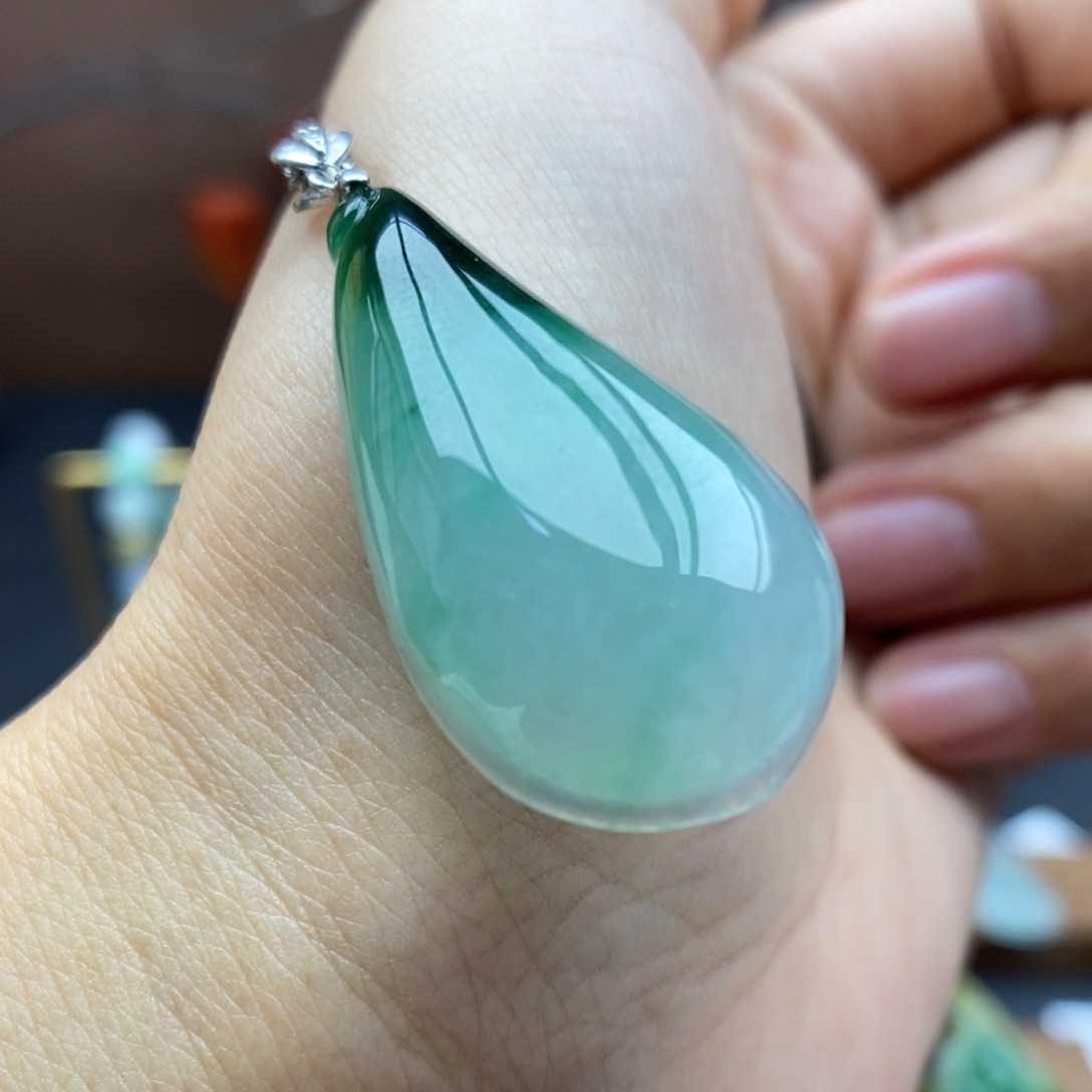 【闪购商品】颈饰银S925镶嵌翡翠92