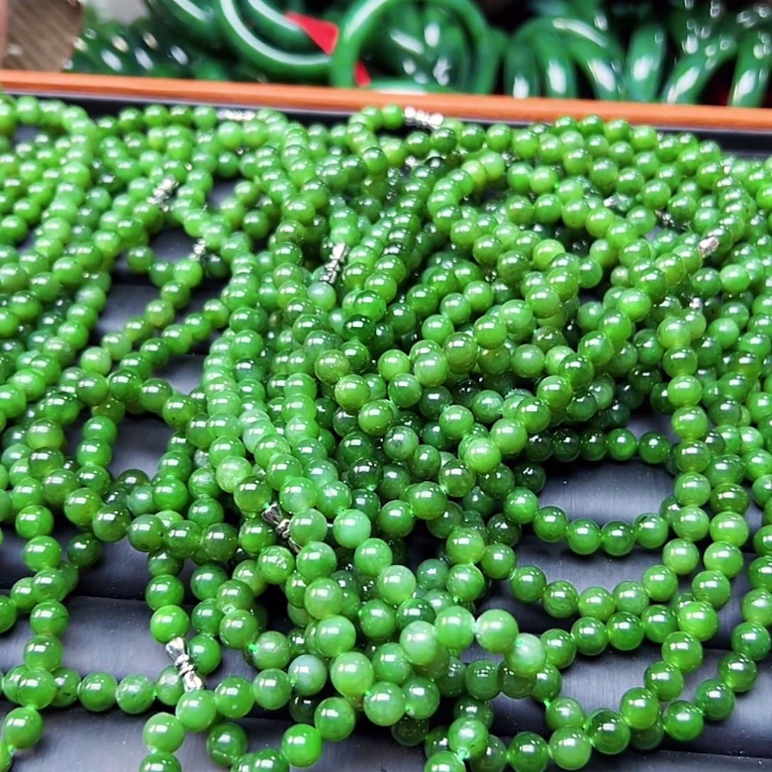 和田玉（碧玉）未镶嵌颈饰发其一