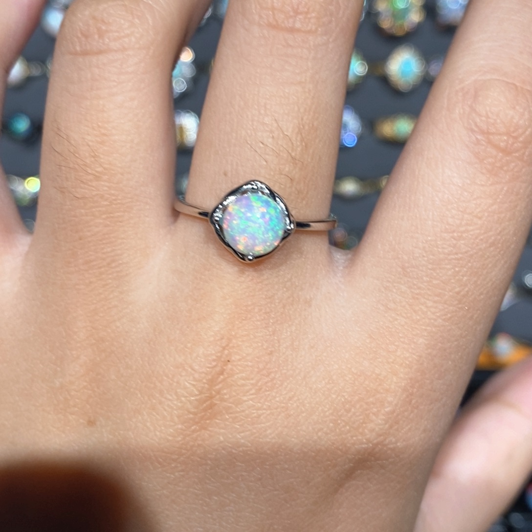 银S925镶嵌欧泊戒指