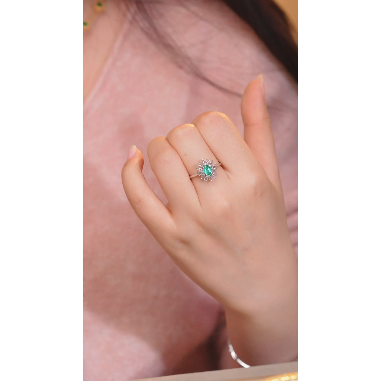 祖母绿戒指18K金镶嵌（0.6ct）@@U6124