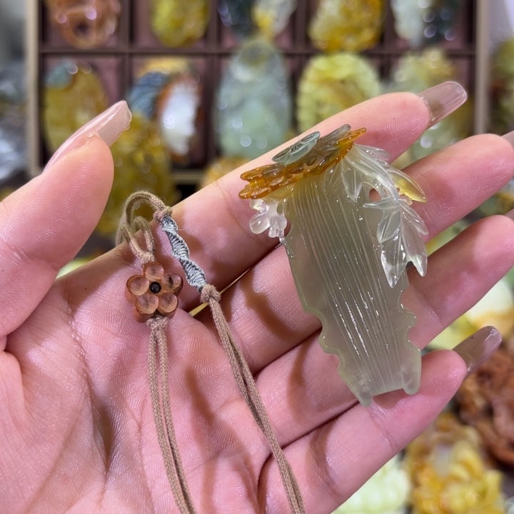 未镶嵌蛇纹石玉颈饰猪***儿随机发