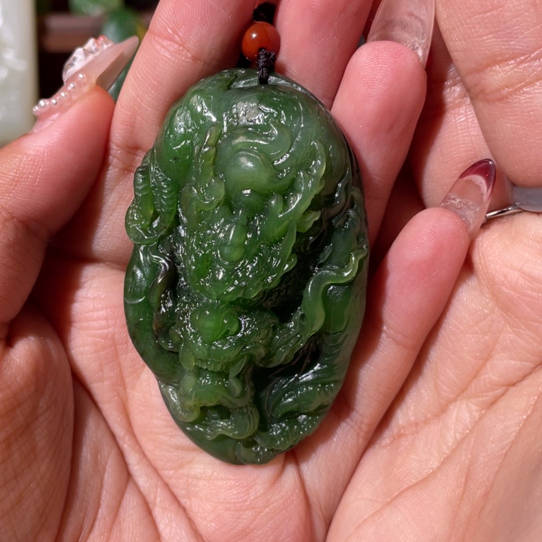 和田玉颈饰未镶嵌山**?