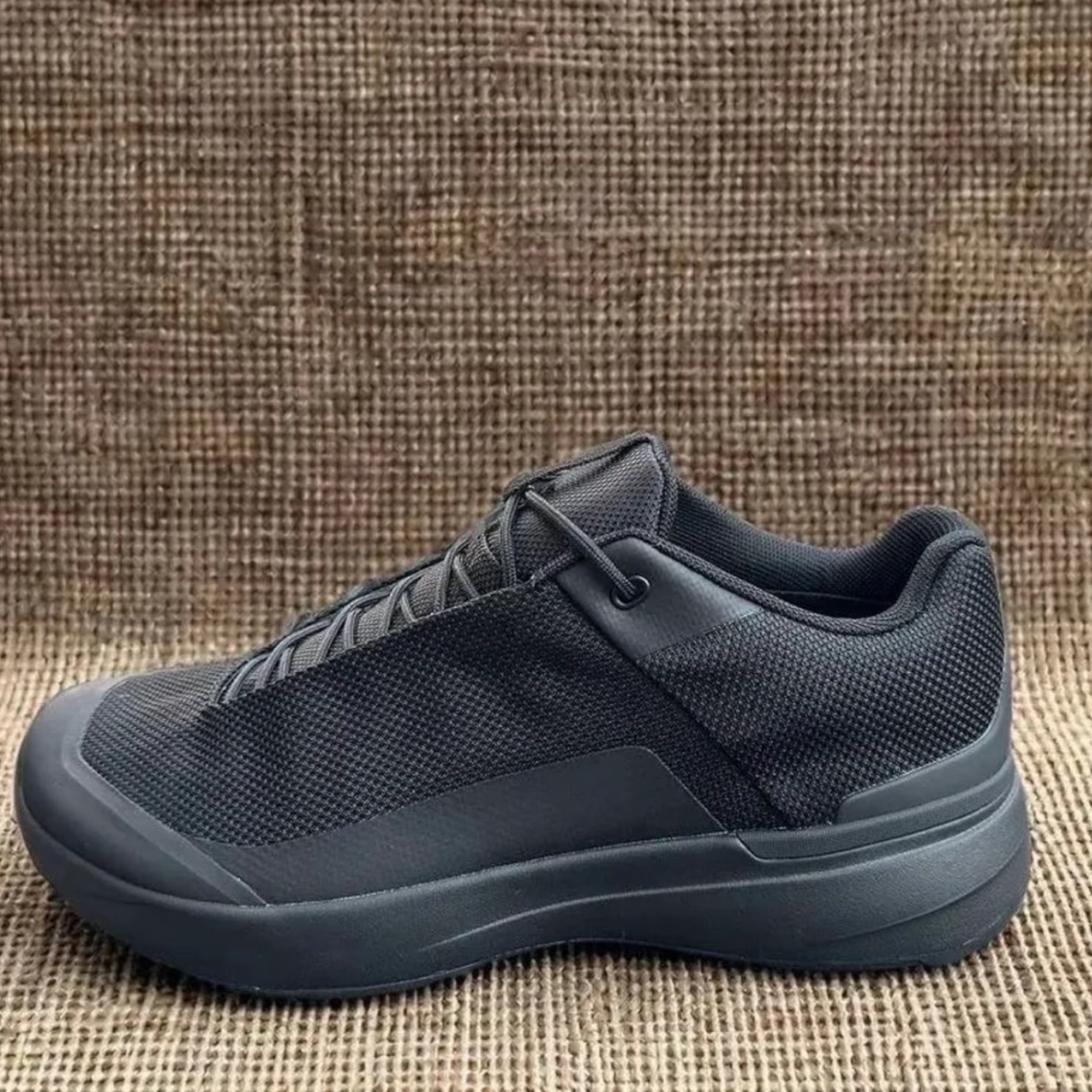 422马 冬季金银刺绣 防水低帮耐磨越野男鞋