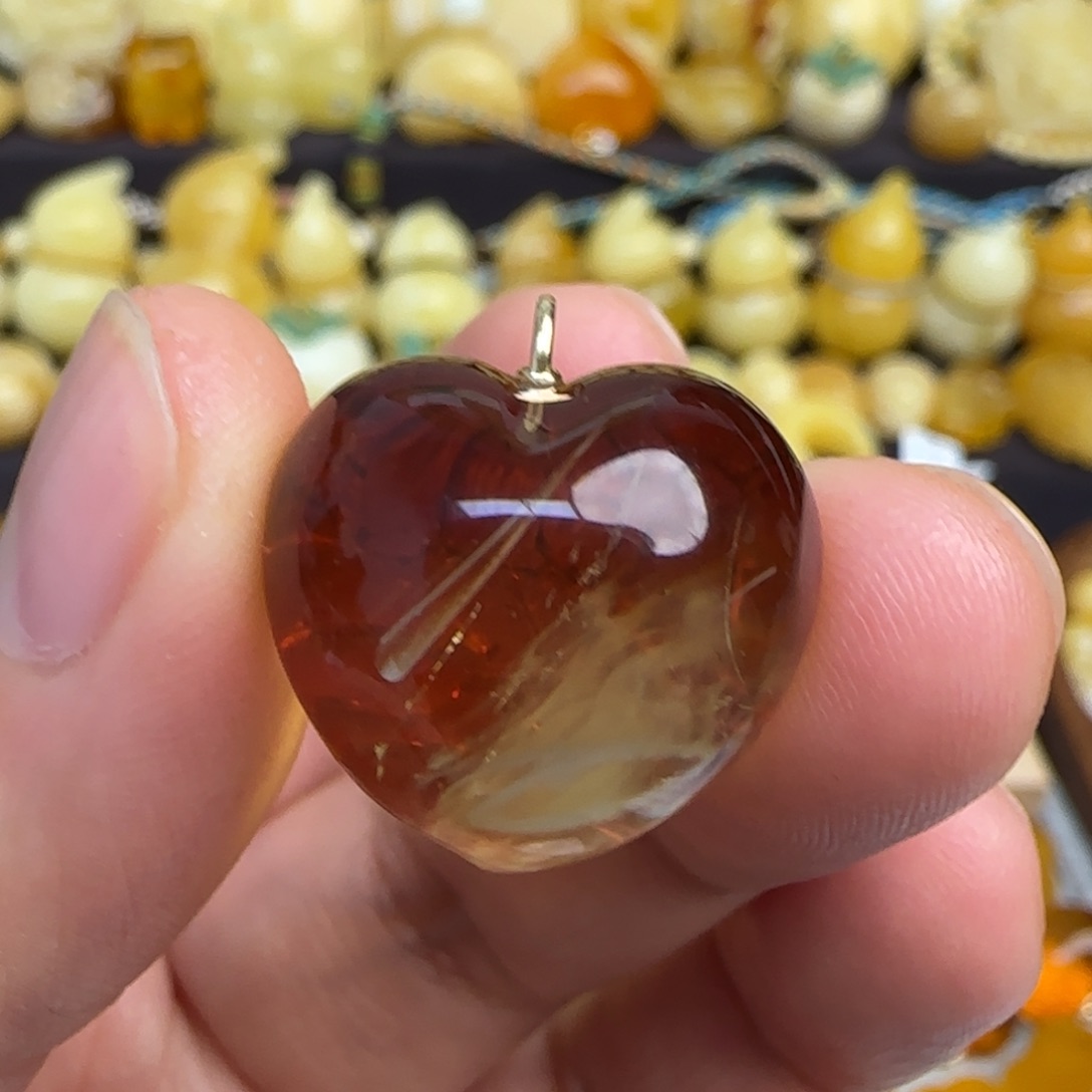 琥珀吊坠(不含链)18K金镶嵌不退换天然琥珀爱心吊坠