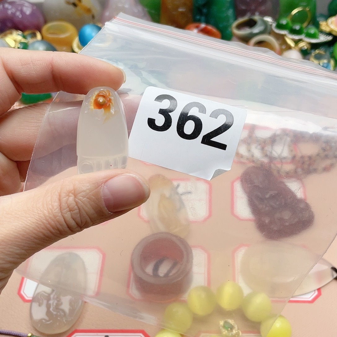 合金颈饰玛瑙/玉髓嗯***。