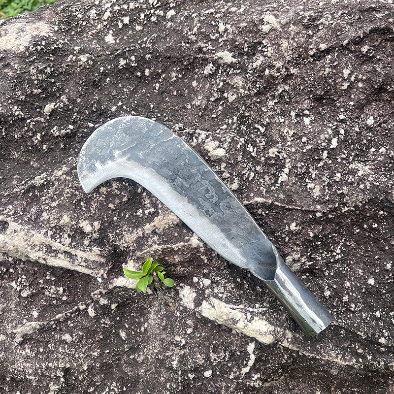 11手工锻打货车弹簧钢一体砍柴镰刀砍柴树开山开路砍枝丫藤条柴刀