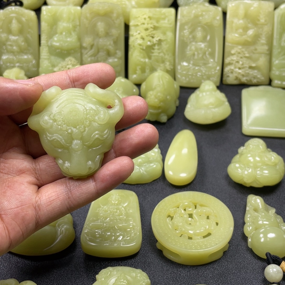 和田玉（黄玉）未镶嵌颈饰