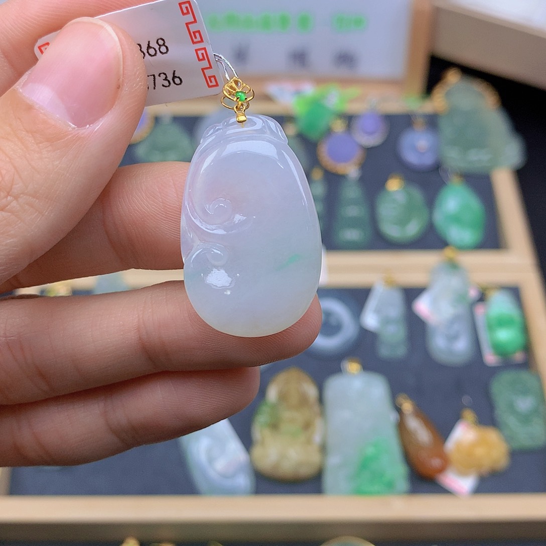 翡翠颈饰18K金镶嵌翡翠