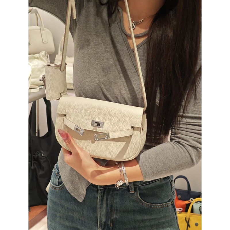 YUSHA/高档白色TOGO皮汤圆包-96959