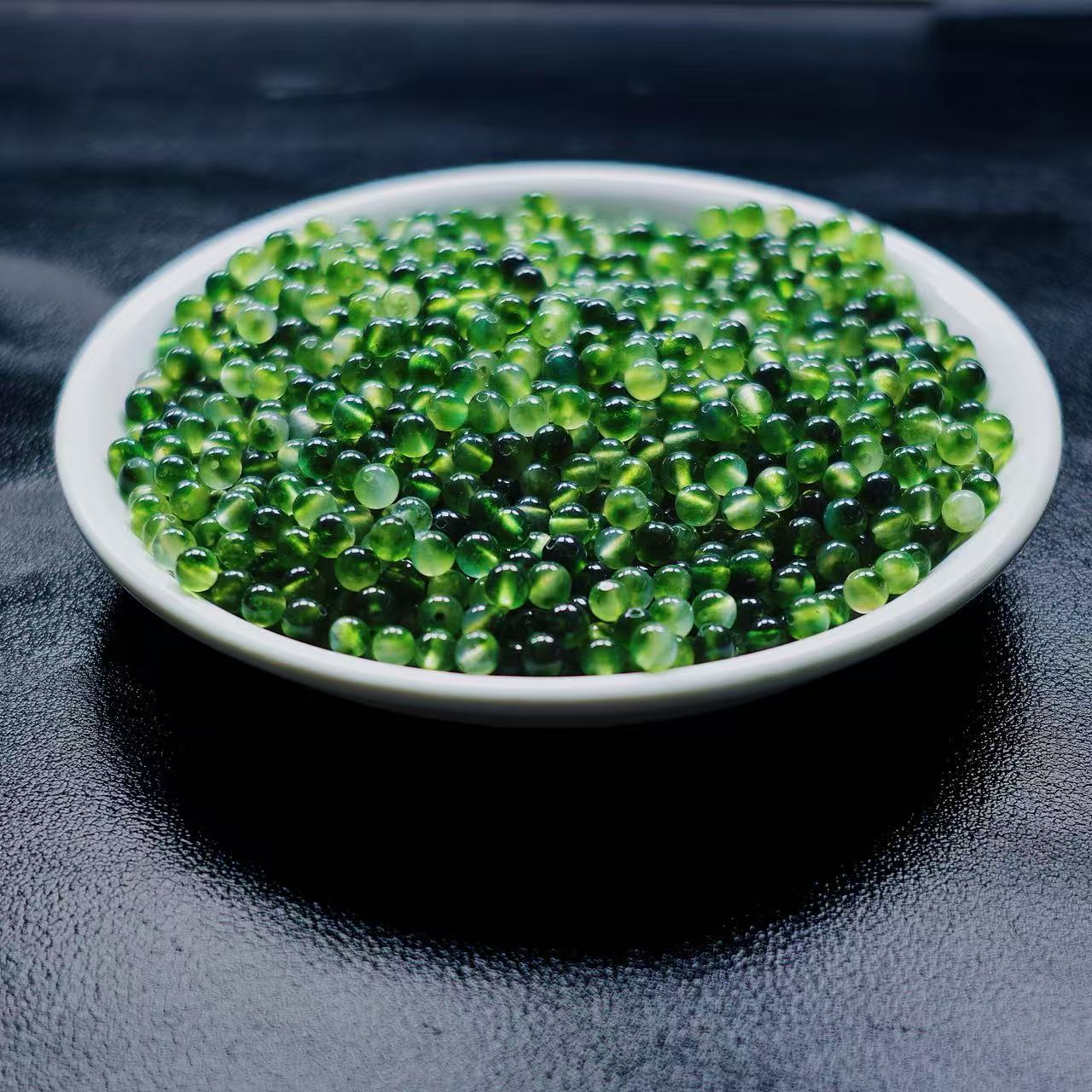 散珠W2974 绿碧玺4MM*108颗