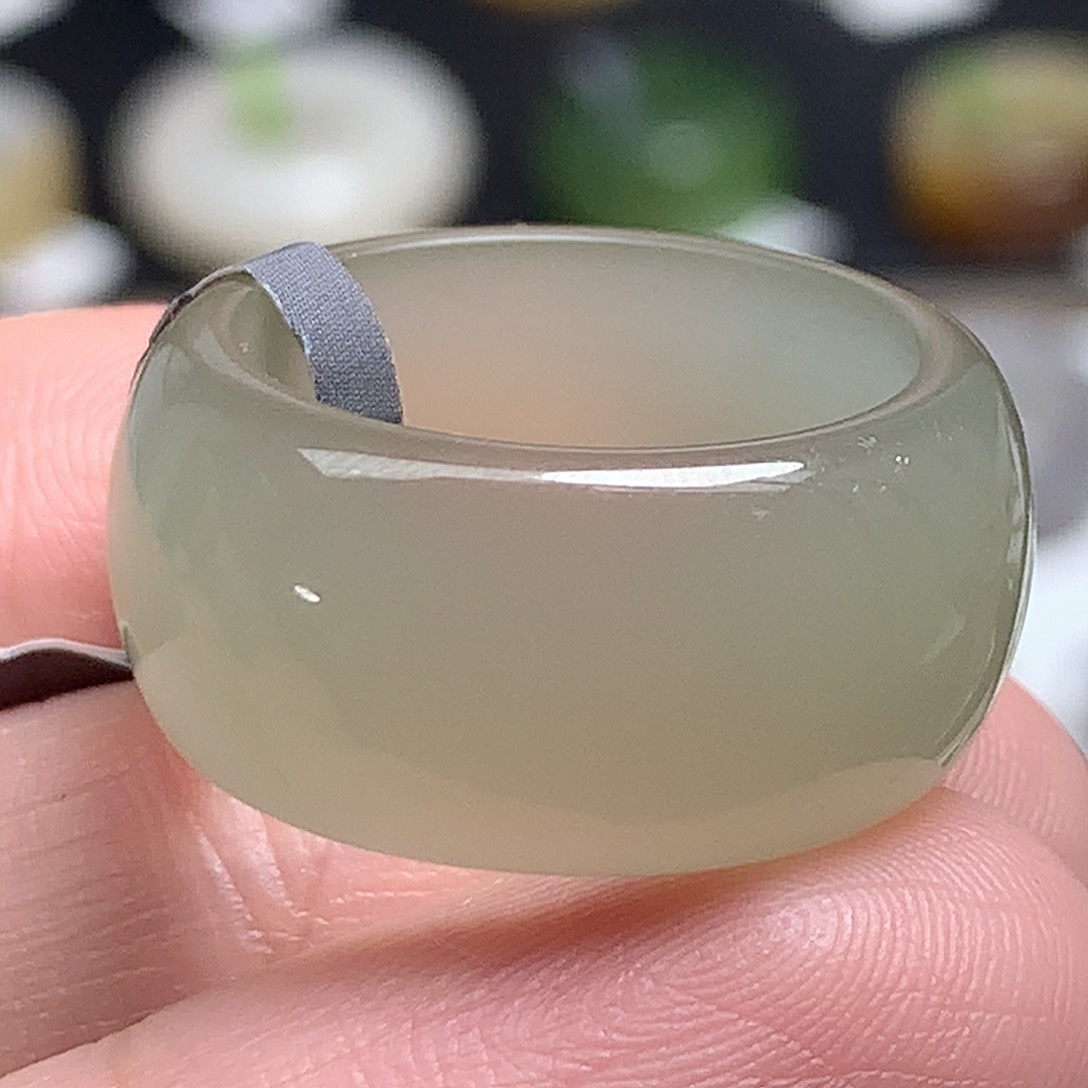 未镶嵌戒指和田玉