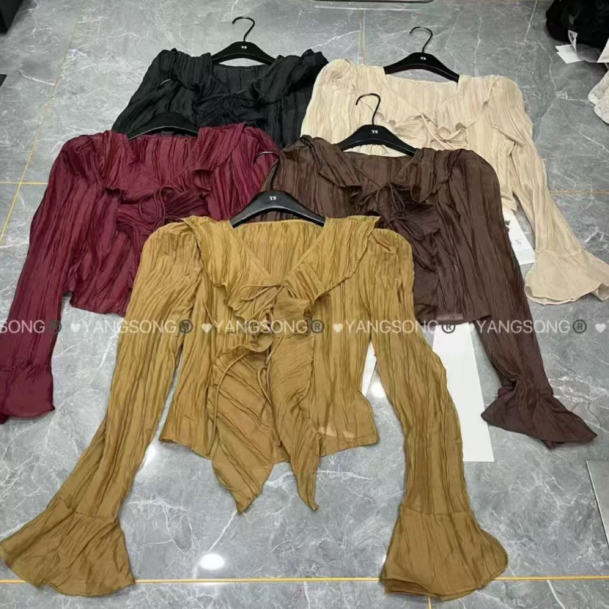 洋气显瘦V领荷叶边短款长袖衬衫女小众设计时尚精致