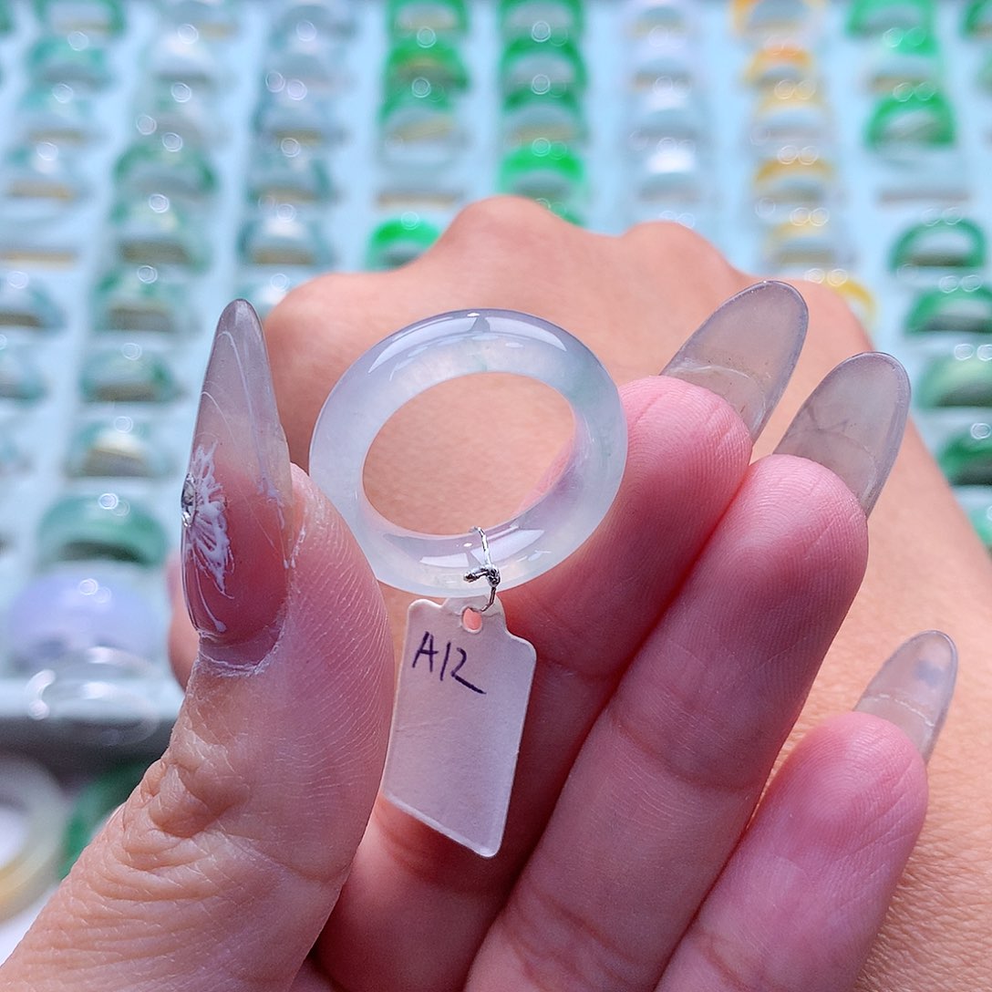 翡翠戒指未镶嵌贝****呀15号