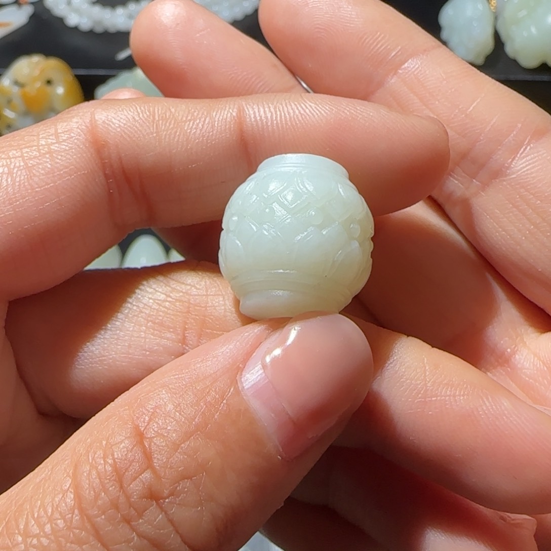 和田玉颈饰未镶嵌往*