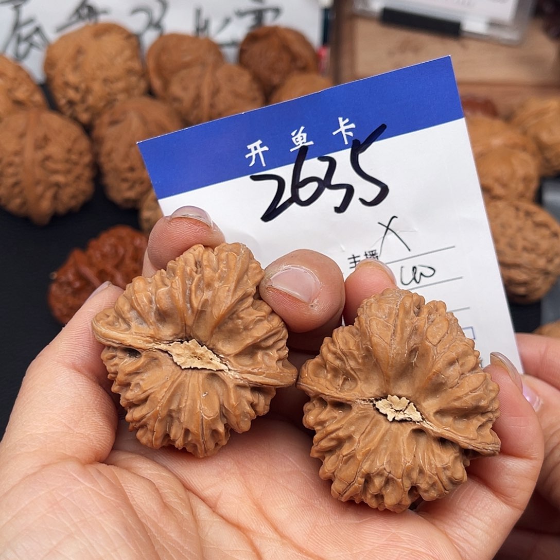 文玩核桃吊坠翻****财平谷凹底40尺。 2635