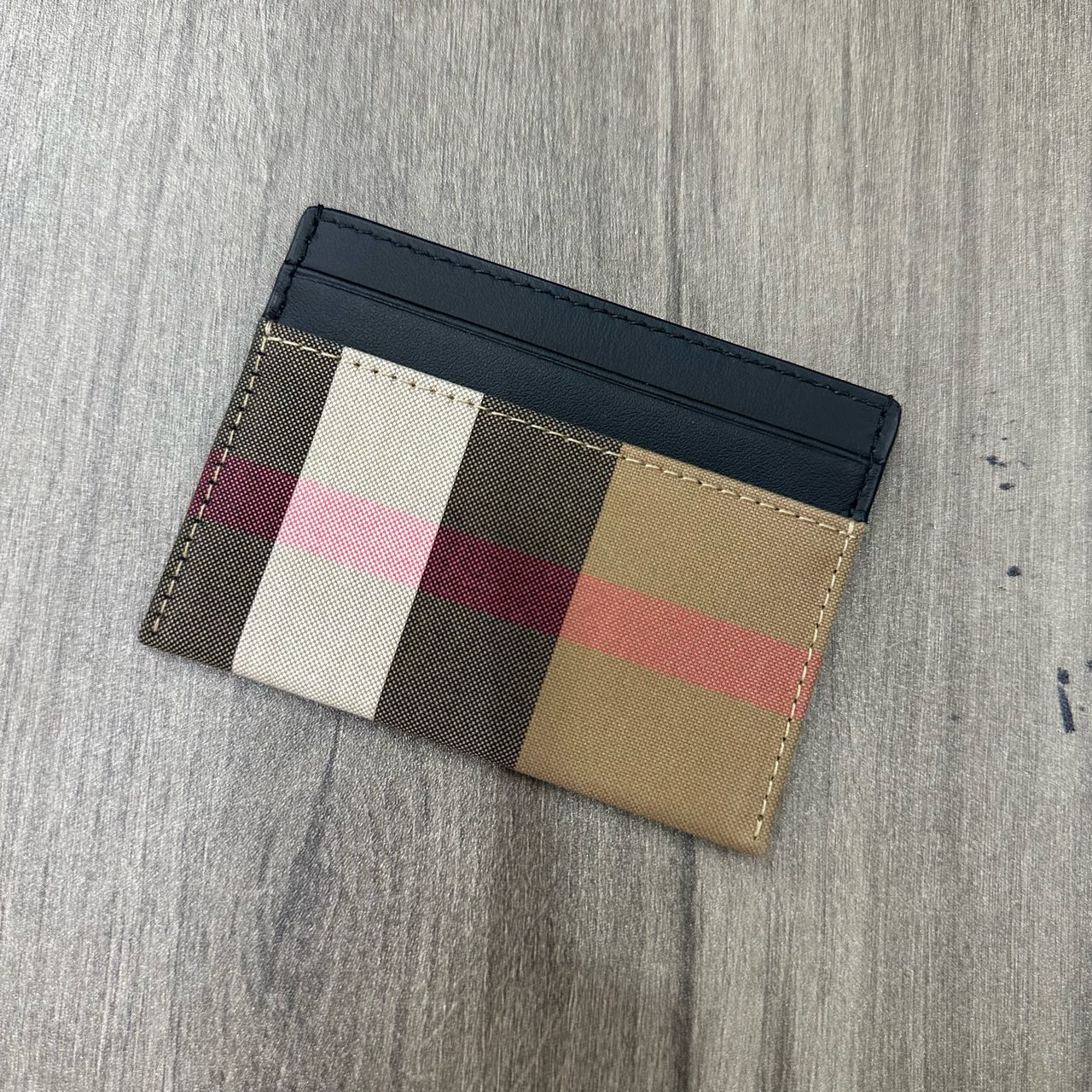 全新未使用 maje  Burberry 黄/蓝帆布格纹卡包 