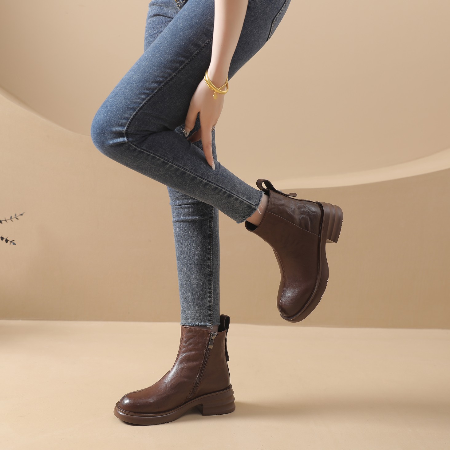 90D1330低跟中跟防水冬季短靴加绒百搭筒靴