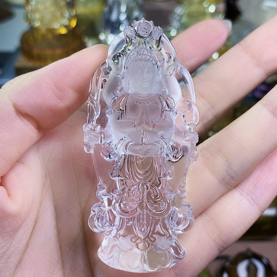 水晶吊坠赠珠链未镶嵌?***K