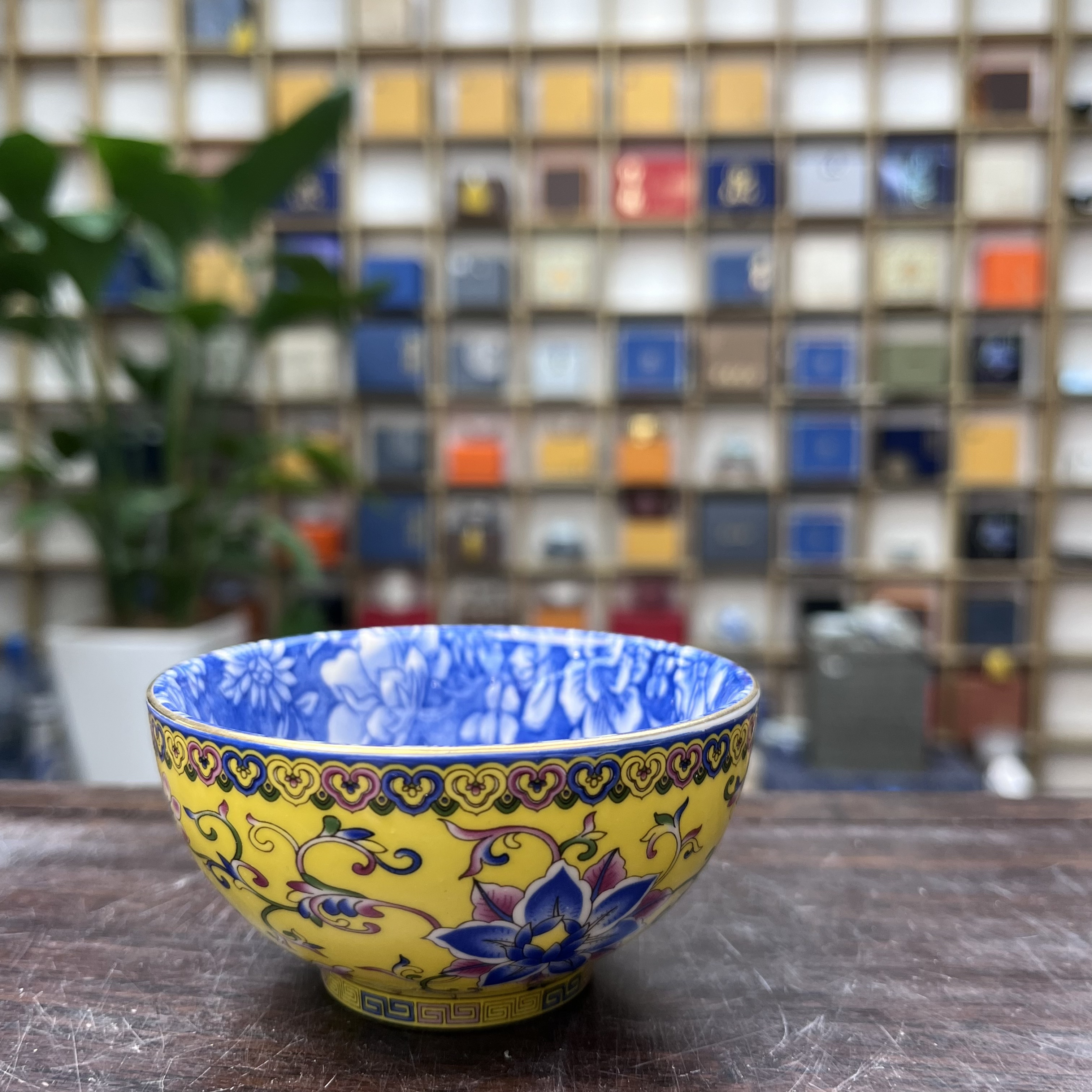 A5-外黄珐琅彩内蓝主人杯 （157）是