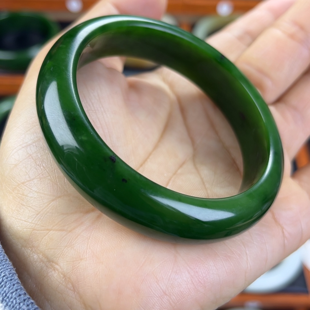 和田玉（碧玉）手镯未镶嵌