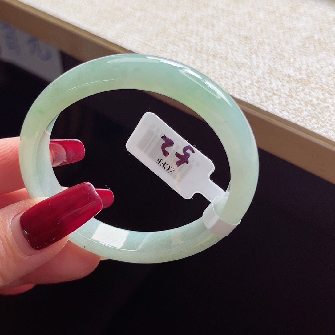 翡翠手镯未镶嵌手镯